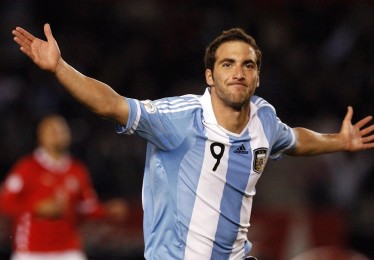 【江苏体彩网】意甲每日聚焦，恩昆库留守米兰尘埃落定，国米平局送那不勒斯登顶良机