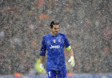 【江苏体彩网官网】国羽新季首秀燃爆大马！石宇奇逆转显韧性，陈雨菲速胜定军心，首日战报深度解析